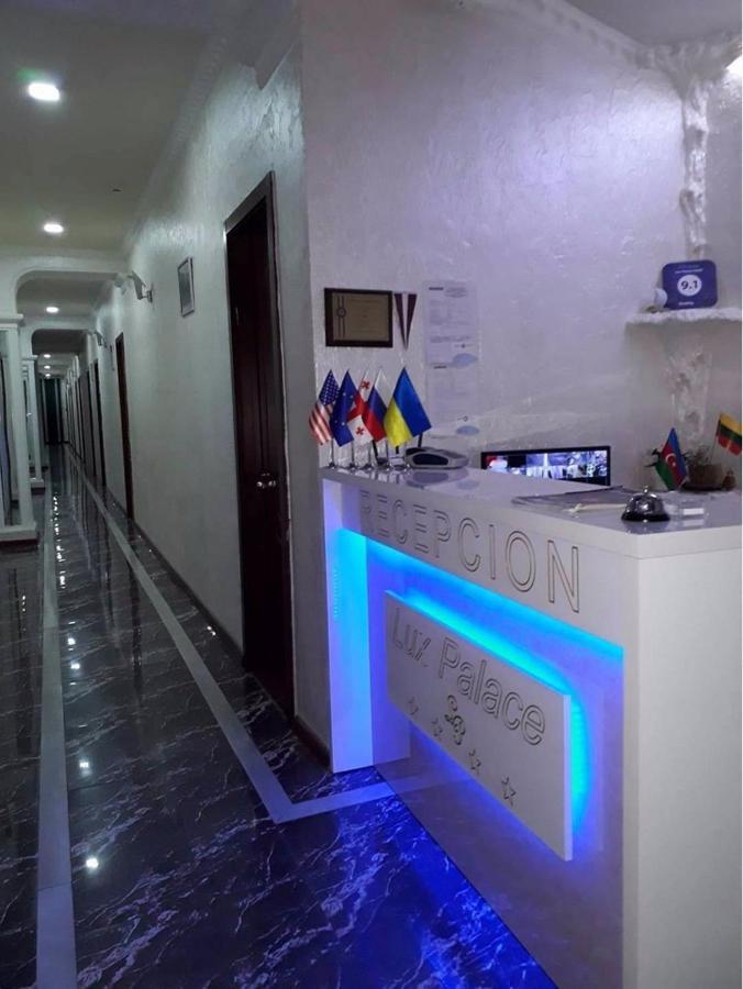 Lux Palace Hotel Kutaisi Bagian luar foto
